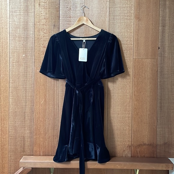 🆕 GB Women’s Velvet Faux Wrap Dress S - Picture 6 of 9